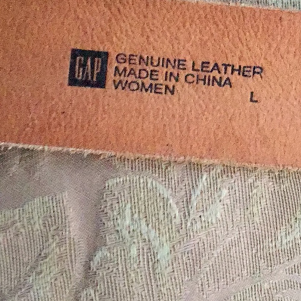 Gap brand leather tooled belt - Picture 3 of 4